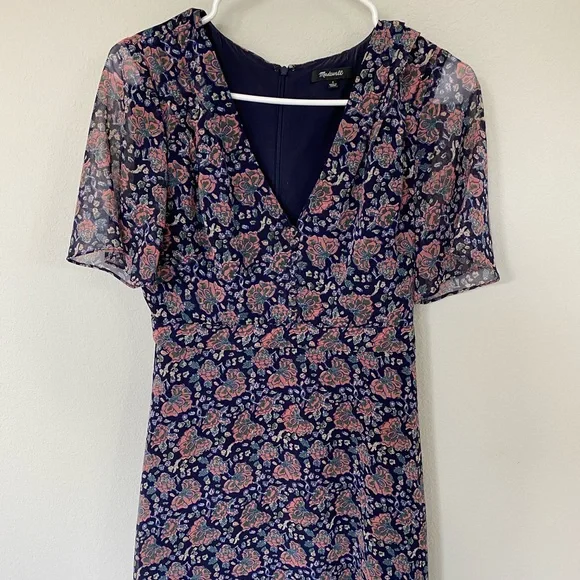 slim fit dress slacks Madewell Floral Fit & Flare V-Neck Boho Dress Size 00 – theuntamedthread.com main image 1